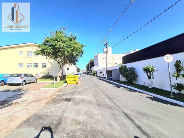 #879 - Apartamento para Venda em Curitiba - PR