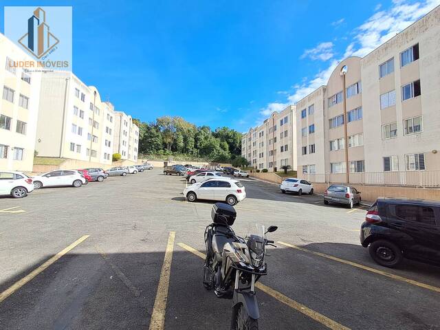 #946 - Apartamento para Venda em Curitiba - PR