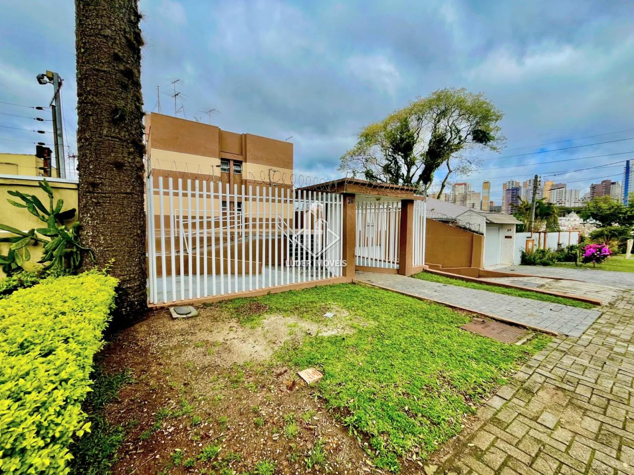 Apartamento Locação no Edifício Platina, Água Verde, Curitiba - PR em Água Verde